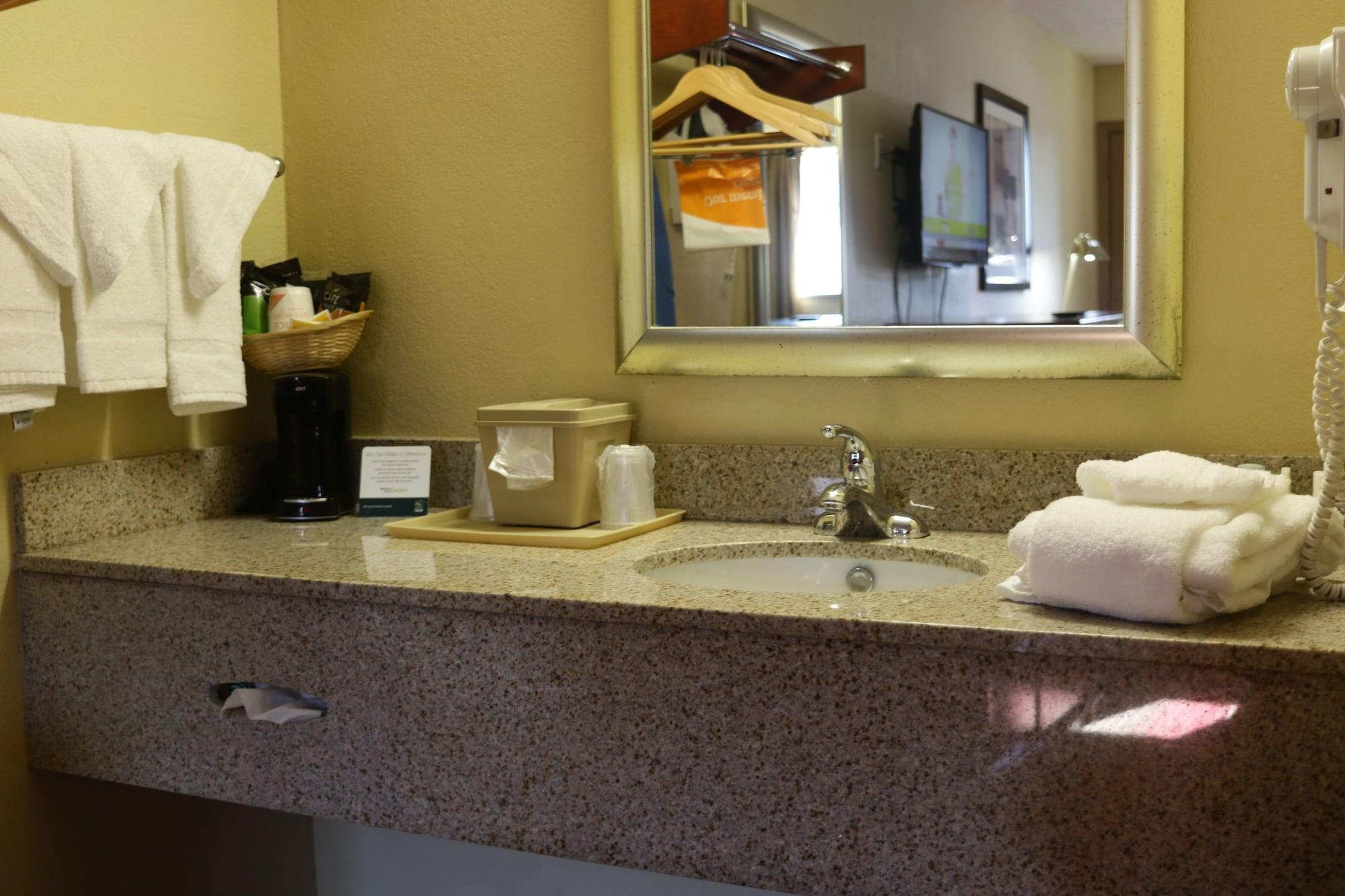 Quality Inn Columbus-East Zewnętrze zdjęcie