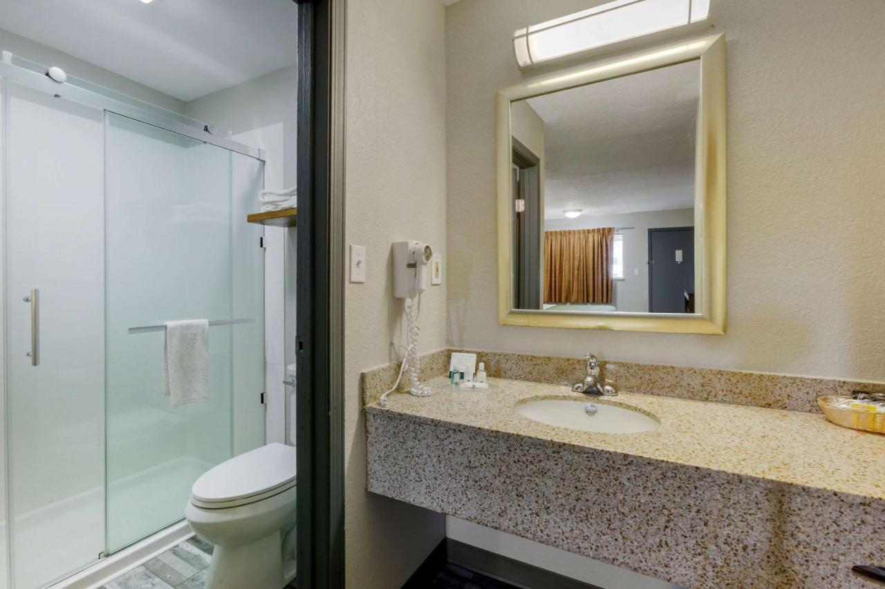 Quality Inn Columbus-East Zewnętrze zdjęcie